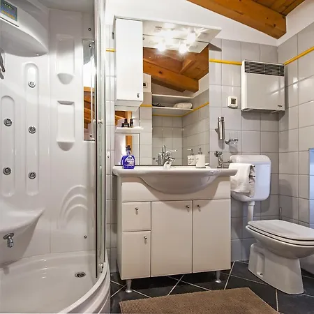 Vikendica Monte With Jacuzzi