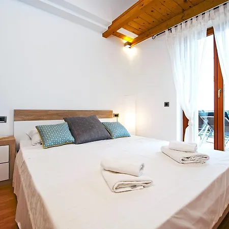 Semesterbostad Monte With Jacuzzi Rovinj