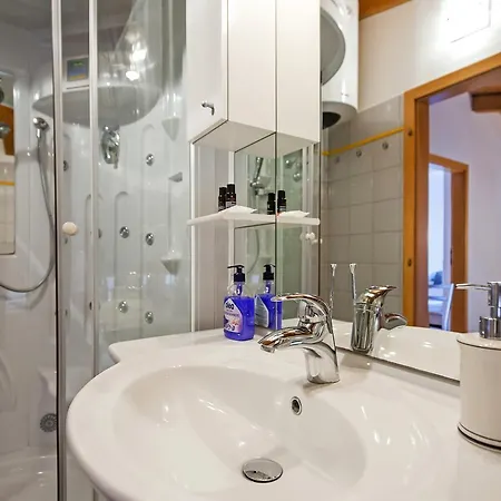 Monte With Jacuzzi Holiday home