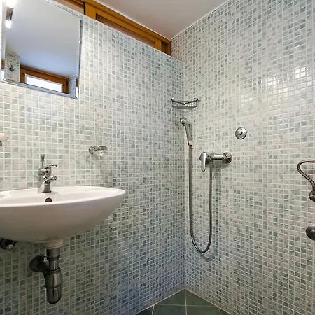 Monte With Jacuzzi *