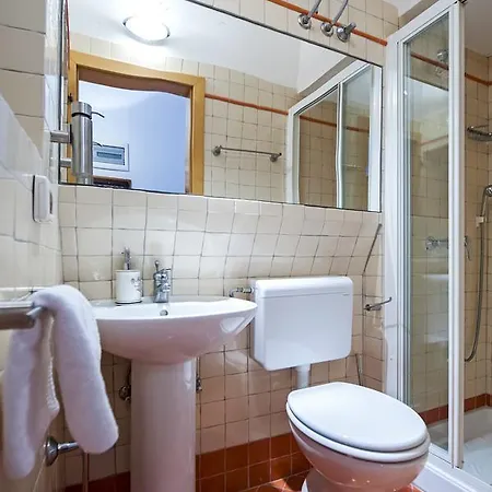 Monte With Jacuzzi *