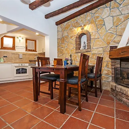 Monte With Jacuzzi *