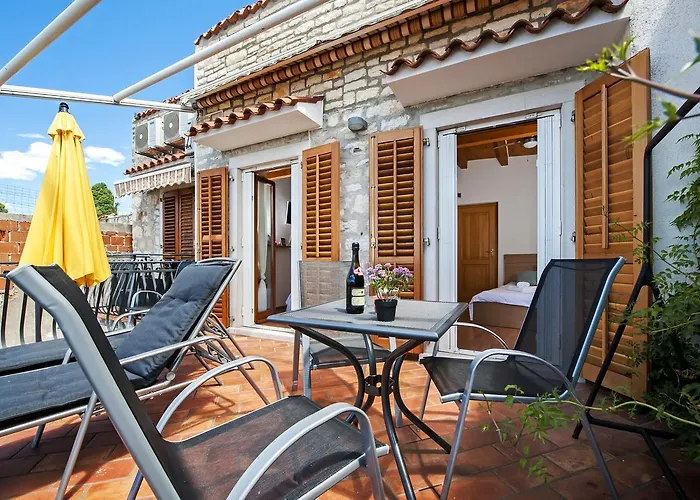 Ferienhaus Monte With Jacuzzi Rovinj