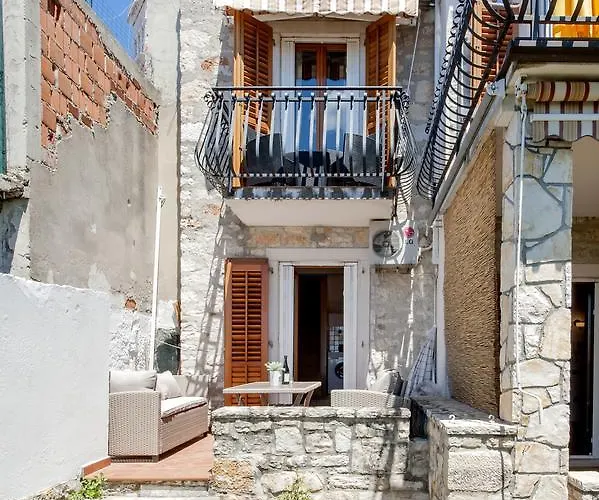 Monte With Jacuzzi *